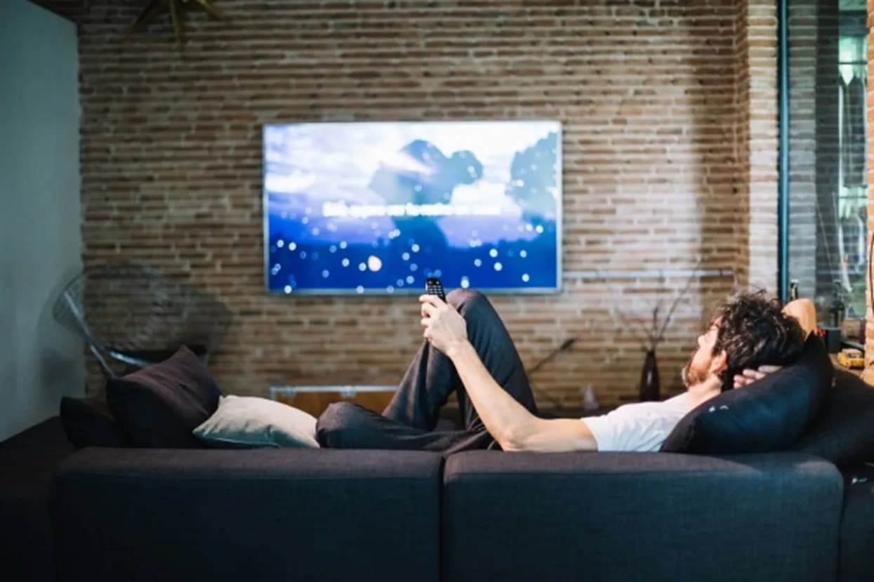 El Uso de Dispositivos Electrónicos y su Impacto en la Visión: Consejos para Reducir el Daño